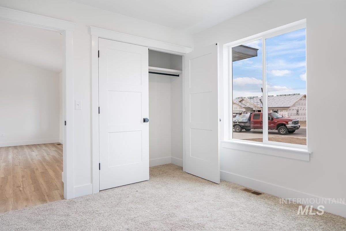 925 E 23rd Ave., Jerome, Idaho 83338, 4 Bedrooms, 2 Bathrooms, Residential For Sale, Price $379,000,MLS 98959800