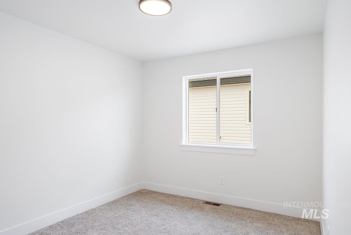 925 E 23rd Ave., Jerome, Idaho 83338, 4 Bedrooms, 2 Bathrooms, Residential For Sale, Price $379,000,MLS 98959800