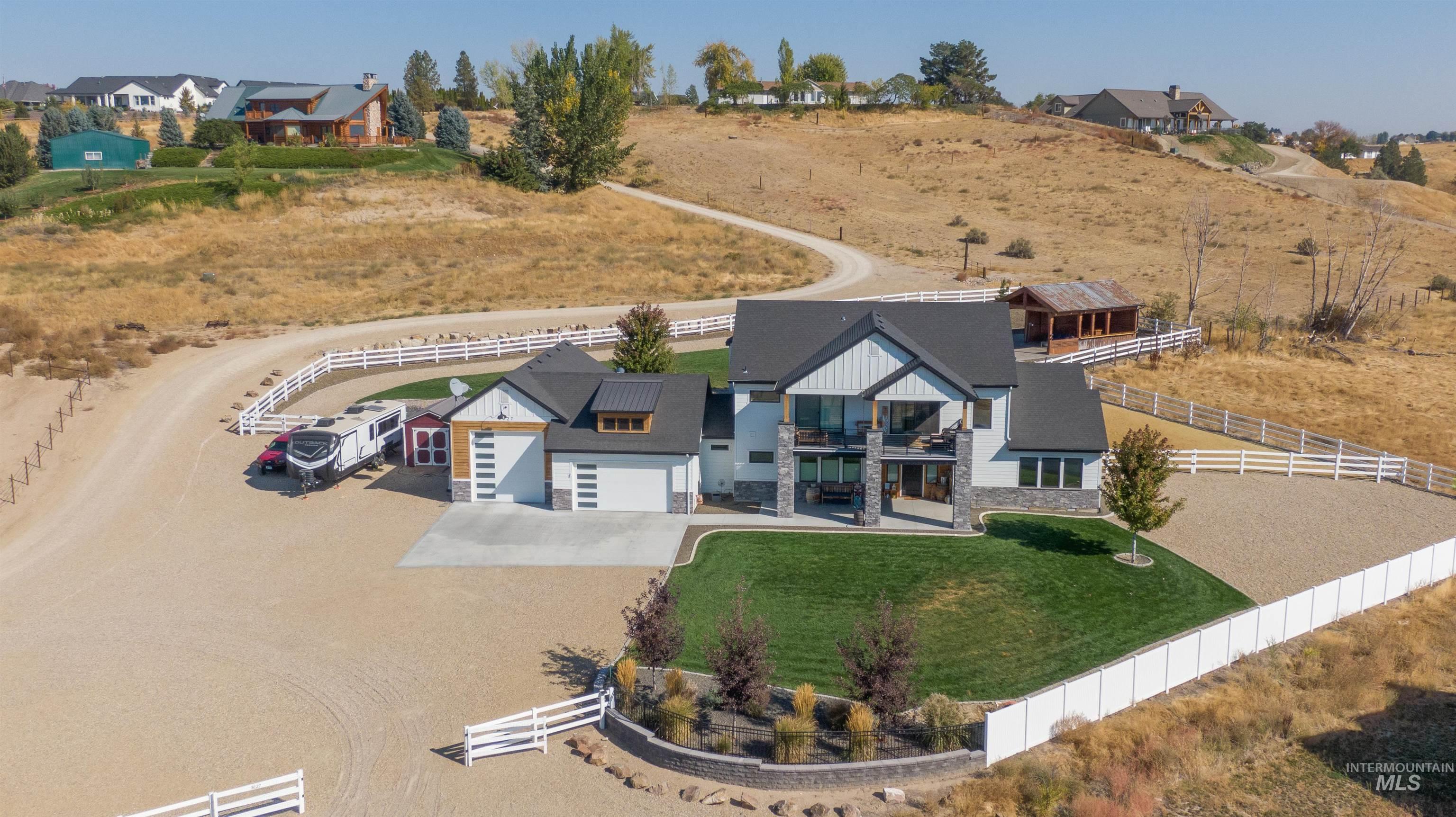 8627 Latimore Ln., Middleton, Idaho 83644, 4 Bedrooms, 3.5 Bathrooms, Residential For Sale, Price $1,025,000,MLS 98959808