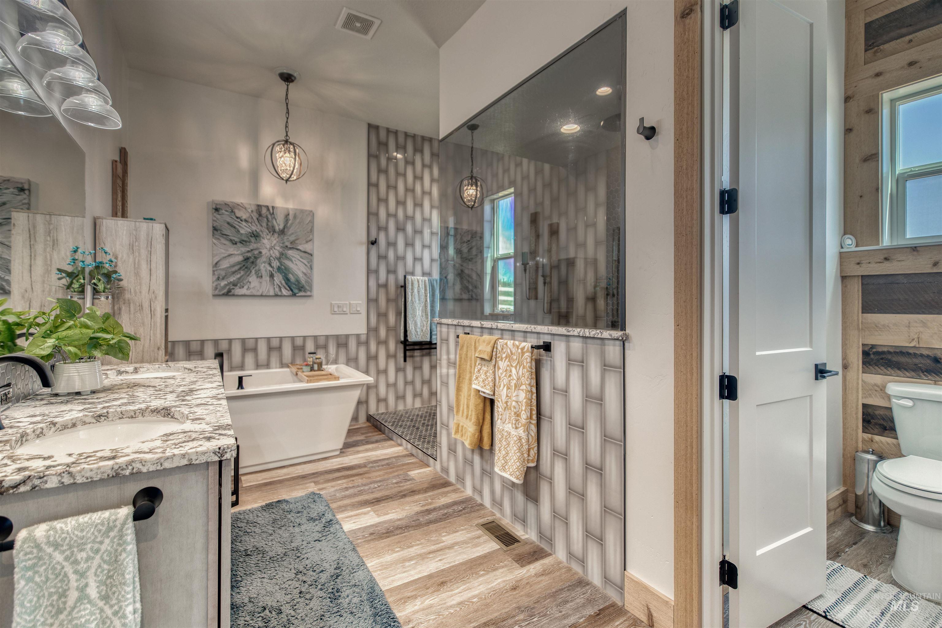 8627 Latimore Ln., Middleton, Idaho 83644, 4 Bedrooms, 3.5 Bathrooms, Residential For Sale, Price $1,025,000,MLS 98959808