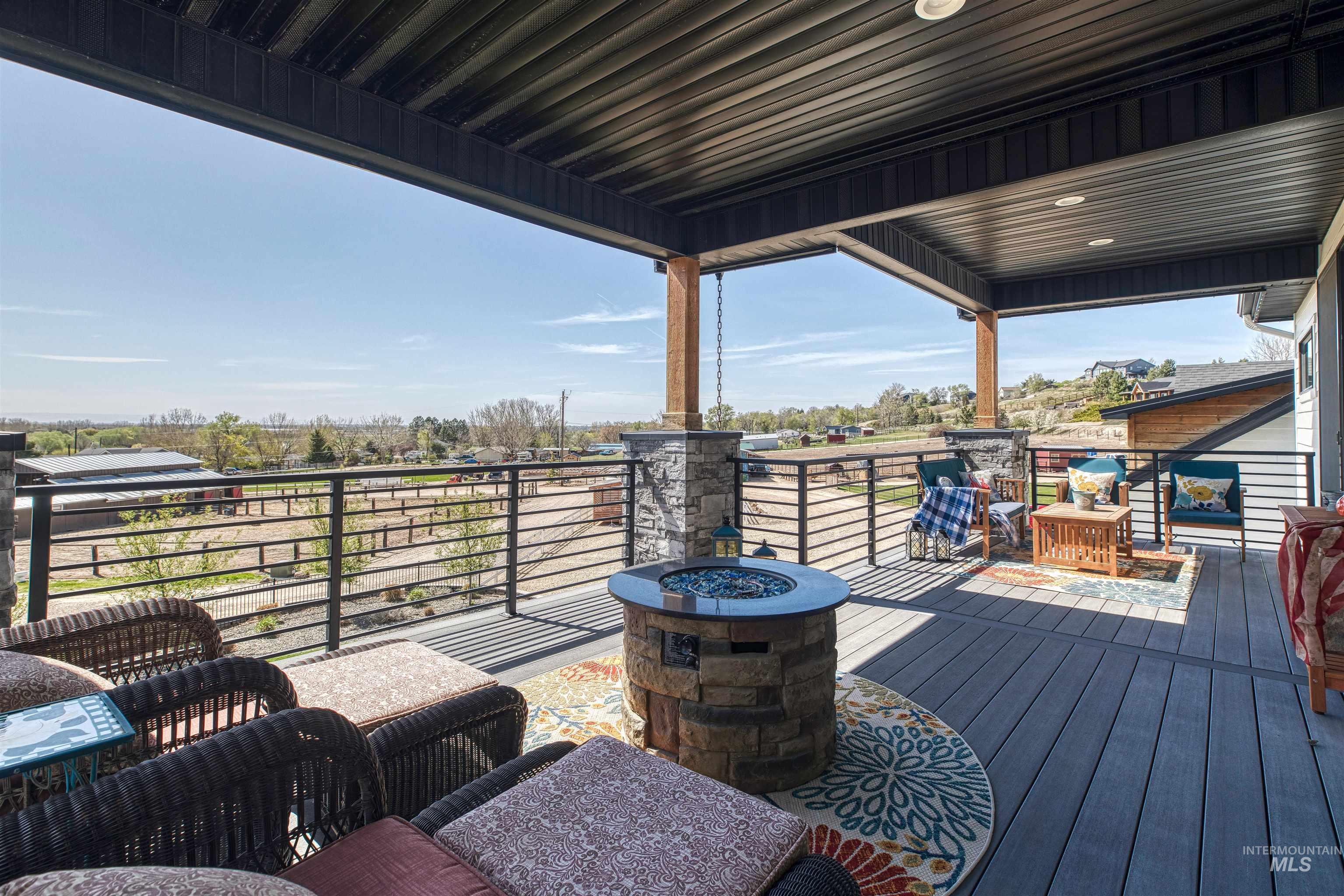 8627 Latimore Ln., Middleton, Idaho 83644, 4 Bedrooms, 3.5 Bathrooms, Residential For Sale, Price $1,025,000,MLS 98959808