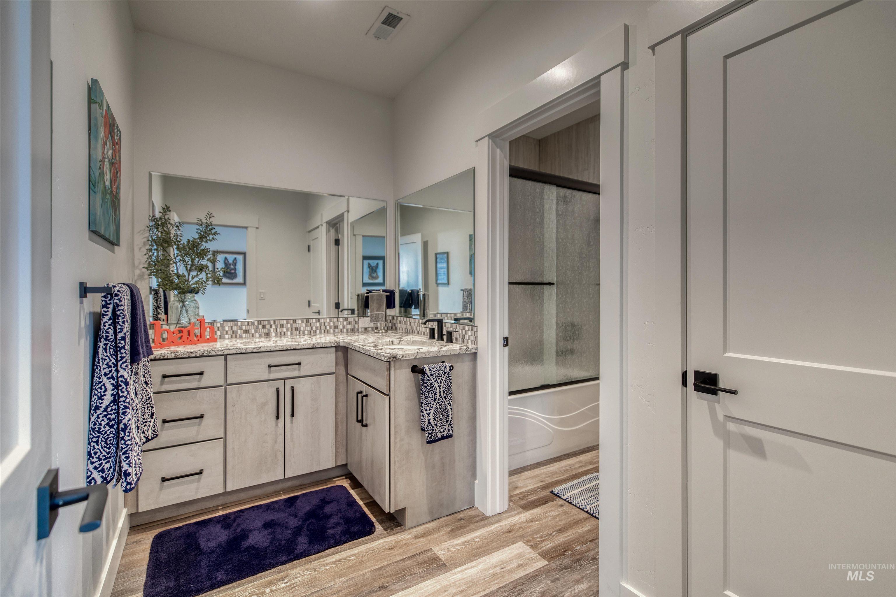 8627 Latimore Ln., Middleton, Idaho 83644, 4 Bedrooms, 3.5 Bathrooms, Residential For Sale, Price $1,025,000,MLS 98959808