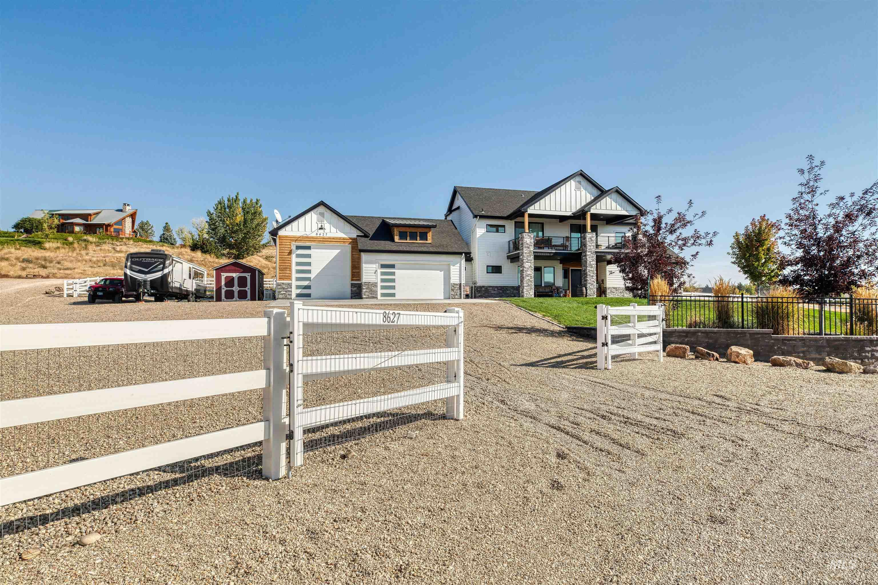 8627 Latimore Ln., Middleton, Idaho 83644, 4 Bedrooms, 3.5 Bathrooms, Residential For Sale, Price $1,025,000,MLS 98959808