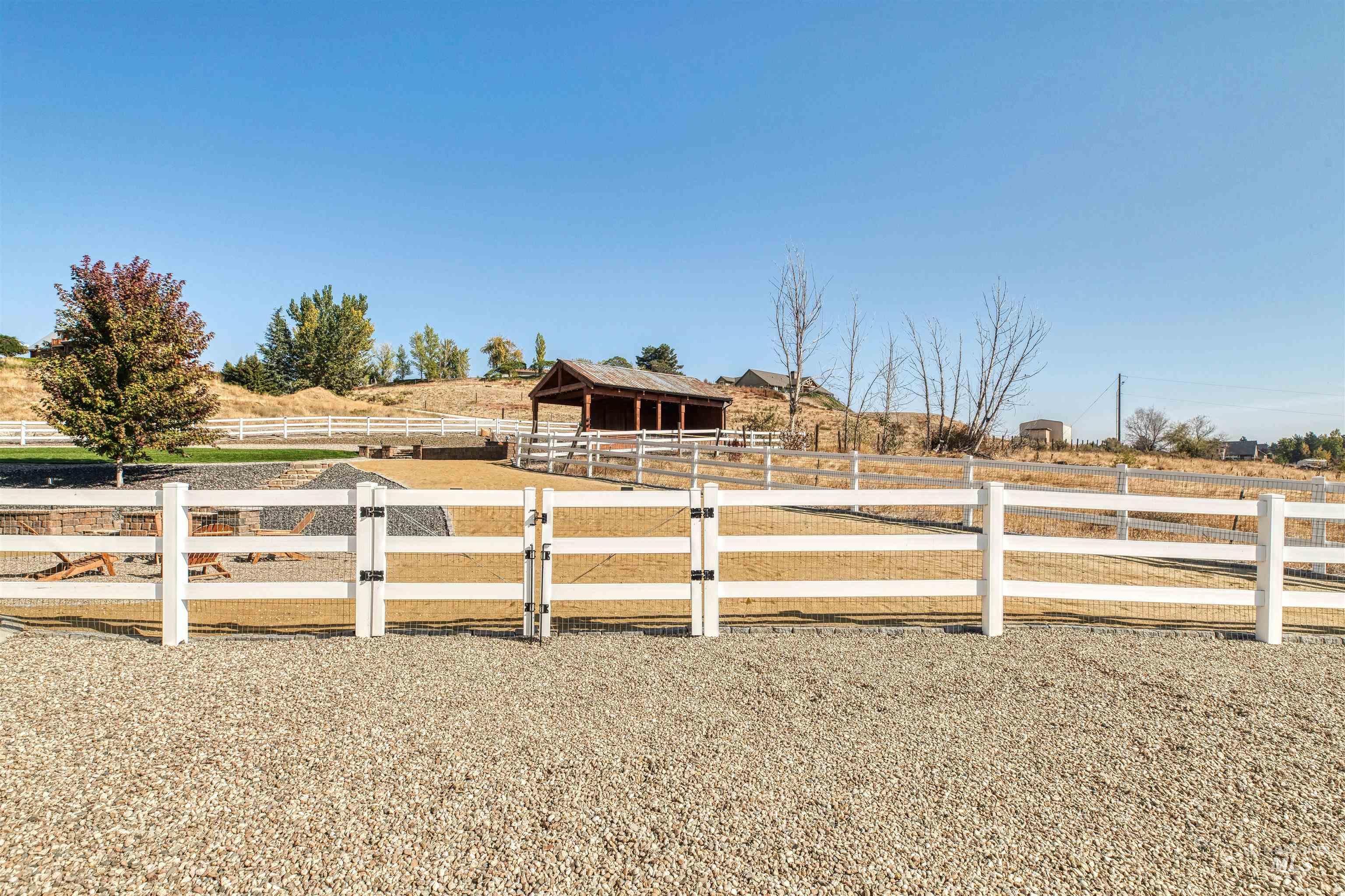 8627 Latimore Ln., Middleton, Idaho 83644, 4 Bedrooms, 3.5 Bathrooms, Residential For Sale, Price $1,025,000,MLS 98959808