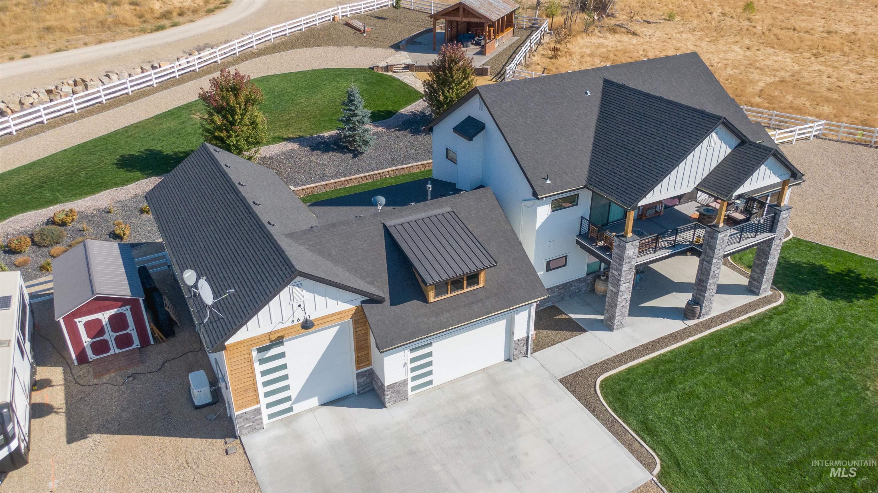 8627 Latimore Ln., Middleton, Idaho 83644, 4 Bedrooms, 3.5 Bathrooms, Residential For Sale, Price $1,025,000,MLS 98959808