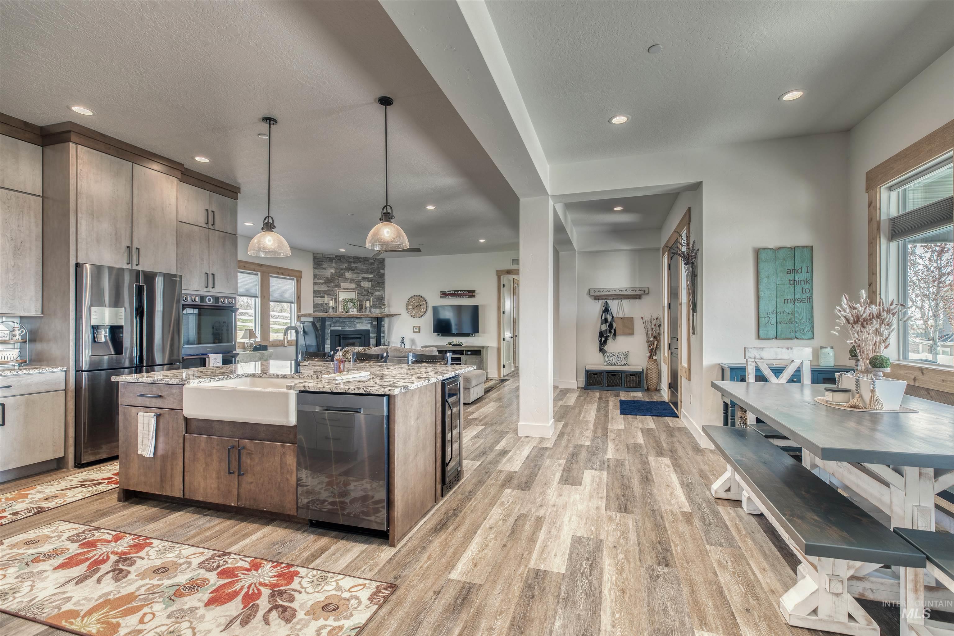 8627 Latimore Ln., Middleton, Idaho 83644, 4 Bedrooms, 3.5 Bathrooms, Residential For Sale, Price $1,025,000,MLS 98959808