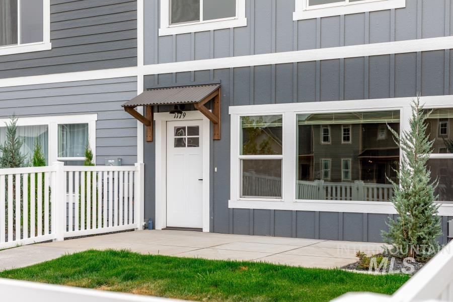 1179 Edington Ave, Moscow, Idaho 83843, 3 Bedrooms, 2.5 Bathrooms, Residential For Sale, Price $429,000,MLS 98959820