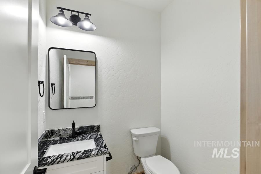 1179 Edington Ave, Moscow, Idaho 83843, 3 Bedrooms, 2.5 Bathrooms, Residential For Sale, Price $429,000,MLS 98959820