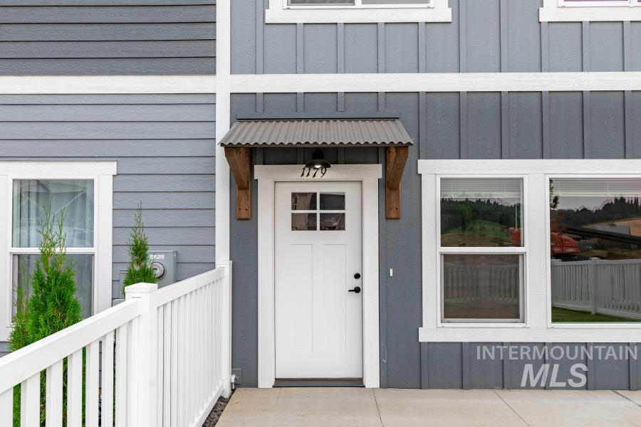 1179 Edington Ave, Moscow, Idaho 83843, 3 Bedrooms, 2.5 Bathrooms, Residential For Sale, Price $429,000,MLS 98959820