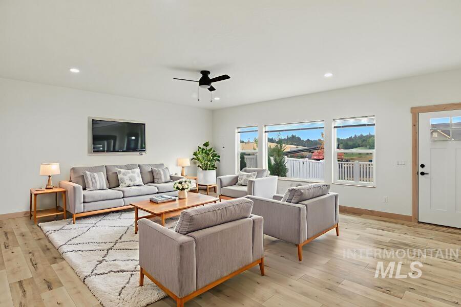 1179 Edington Ave, Moscow, Idaho 83843, 3 Bedrooms, 2.5 Bathrooms, Residential For Sale, Price $429,000,MLS 98959820