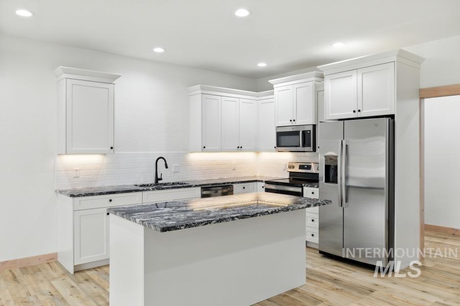 1179 Edington Ave, Moscow, Idaho 83843, 3 Bedrooms, 2.5 Bathrooms, Residential For Sale, Price $429,000,MLS 98959820