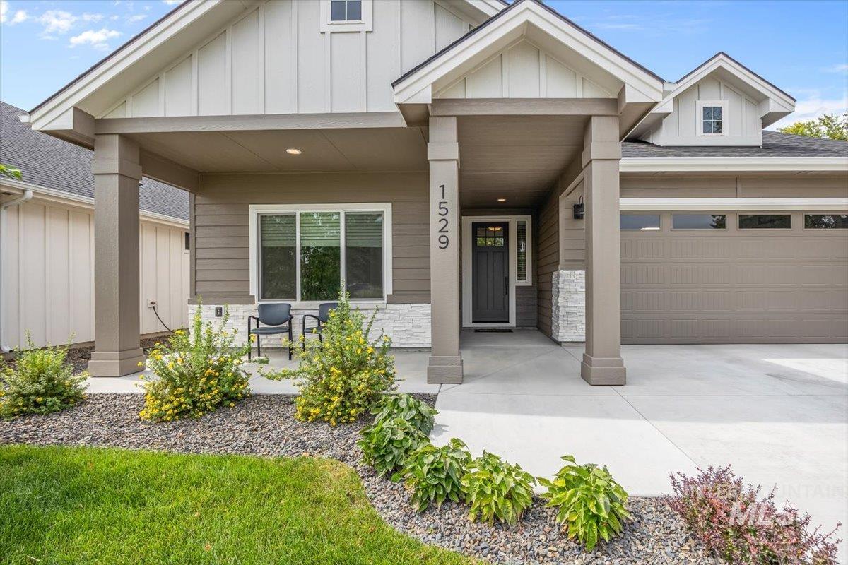 1529 N Parkshire Way, Meridian, Idaho 83642, 3 Bedrooms, 2 Bathrooms, Residential For Sale, Price $534,000,MLS 98959840