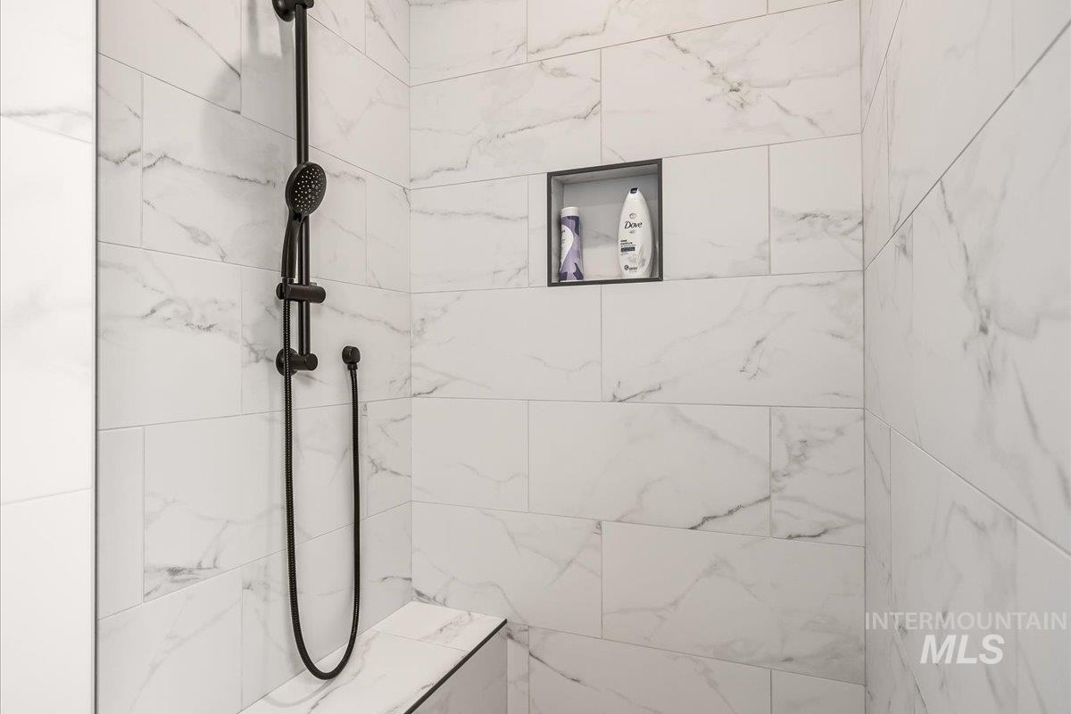 1529 N Parkshire Way, Meridian, Idaho 83642, 3 Bedrooms, 2 Bathrooms, Residential For Sale, Price $534,000,MLS 98959840