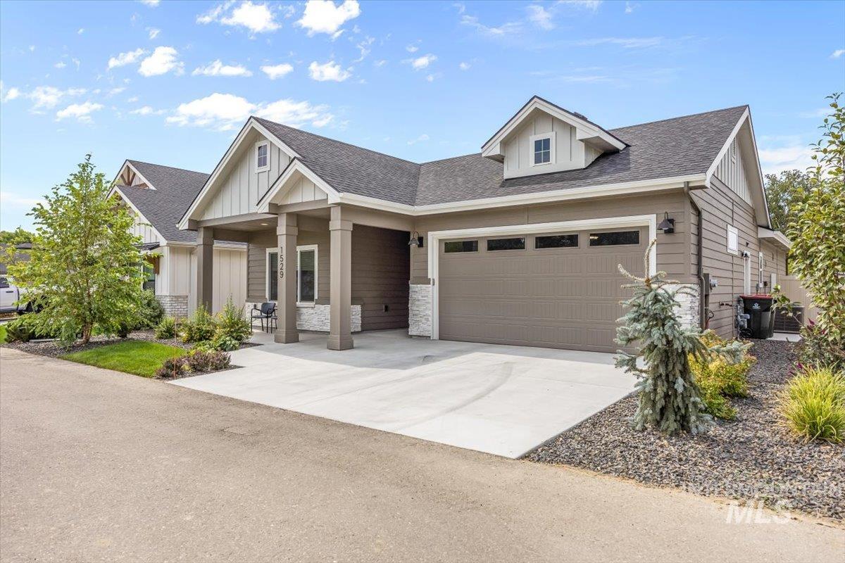 1529 N Parkshire Way, Meridian, Idaho 83642, 3 Bedrooms, 2 Bathrooms, Residential For Sale, Price $534,000,MLS 98959840