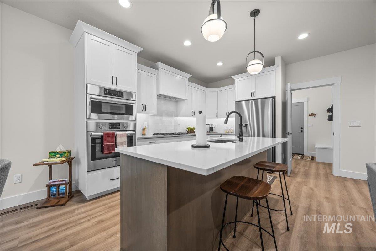 1529 N Parkshire Way, Meridian, Idaho 83642, 3 Bedrooms, 2 Bathrooms, Residential For Sale, Price $534,000,MLS 98959840