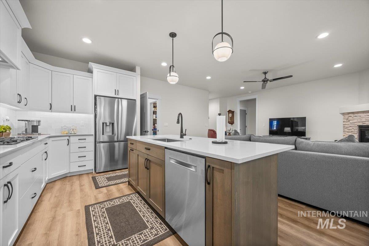 1529 N Parkshire Way, Meridian, Idaho 83642, 3 Bedrooms, 2 Bathrooms, Residential For Sale, Price $534,000,MLS 98959840