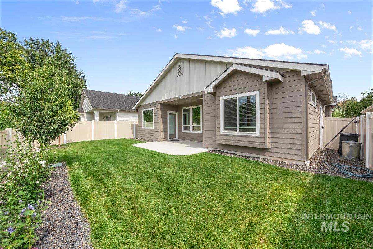 1529 N Parkshire Way, Meridian, Idaho 83642, 3 Bedrooms, 2 Bathrooms, Residential For Sale, Price $534,000,MLS 98959840