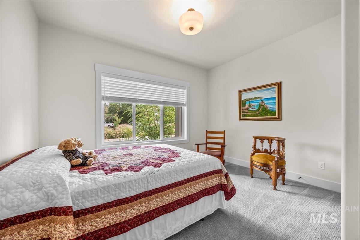 1529 N Parkshire Way, Meridian, Idaho 83642, 3 Bedrooms, 2 Bathrooms, Residential For Sale, Price $534,000,MLS 98959840