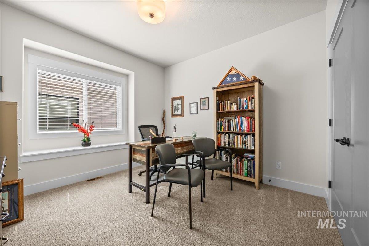 1529 N Parkshire Way, Meridian, Idaho 83642, 3 Bedrooms, 2 Bathrooms, Residential For Sale, Price $534,000,MLS 98959840