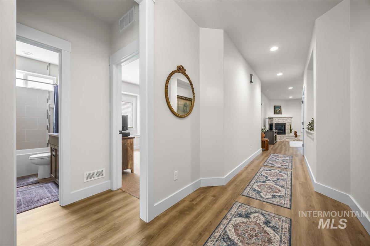 1529 N Parkshire Way, Meridian, Idaho 83642, 3 Bedrooms, 2 Bathrooms, Residential For Sale, Price $534,000,MLS 98959840