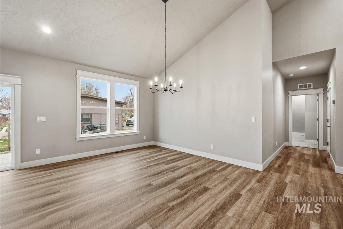 5055 N Pierce Park Lane, Boise, Idaho 83714, 4 Bedrooms, 3 Bathrooms, Residential For Sale, Price $680,000,MLS 98959856