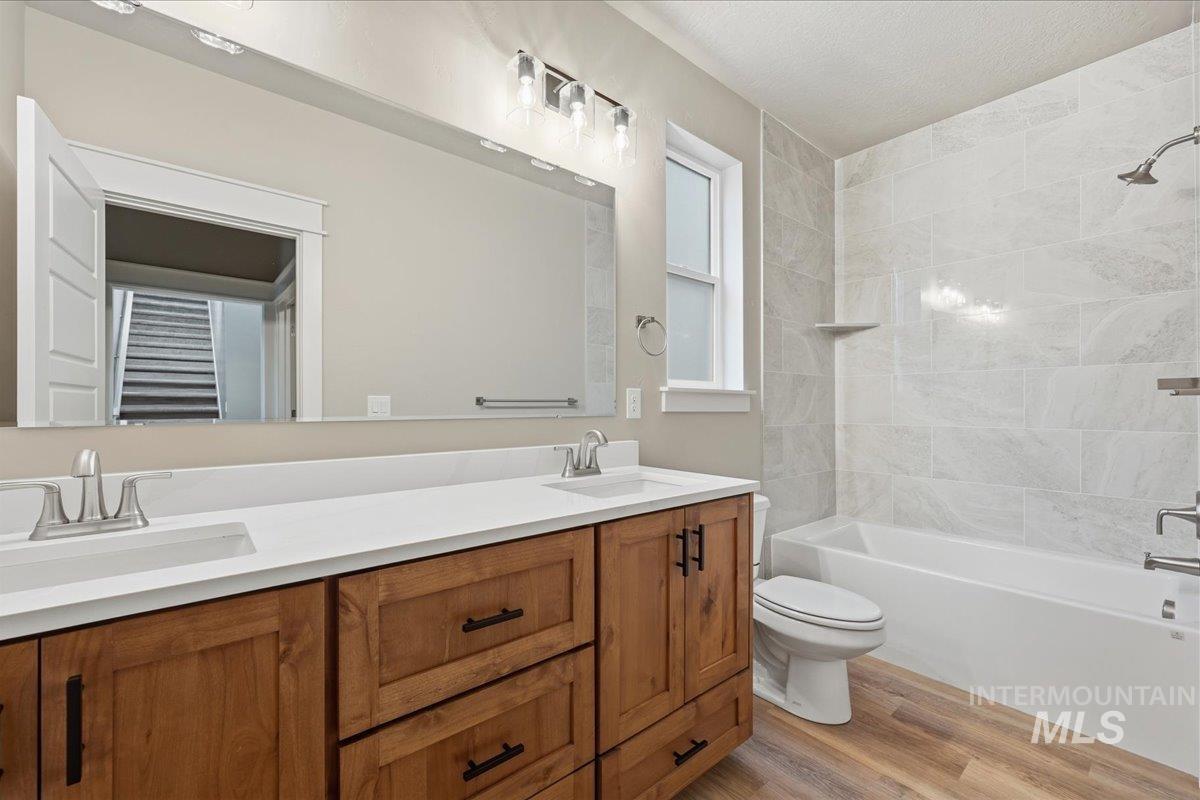 5055 N Pierce Park Lane, Boise, Idaho 83714, 4 Bedrooms, 3 Bathrooms, Residential For Sale, Price $680,000,MLS 98959856