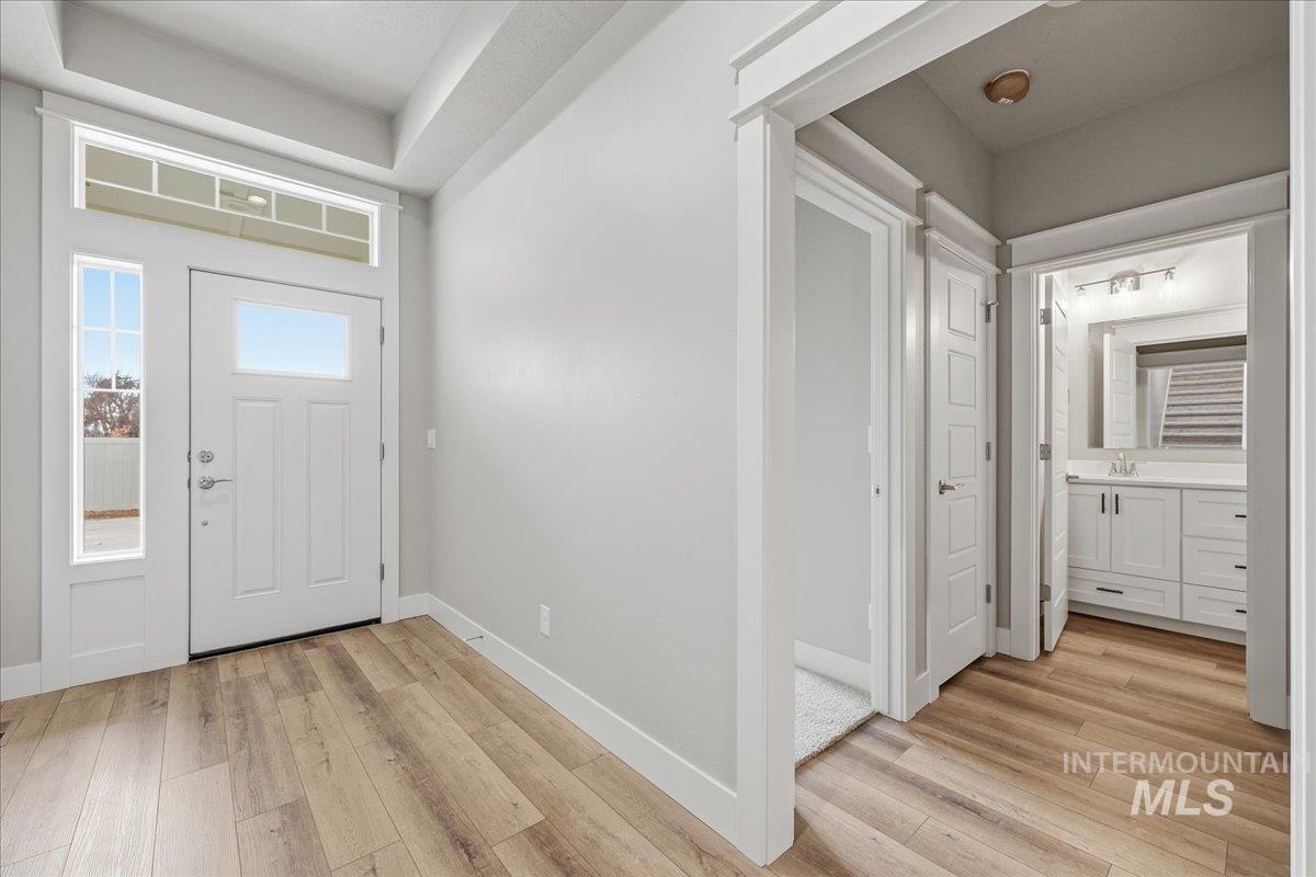 5067 N Pierce Park Lane, Boise, Idaho 83714, 4 Bedrooms, 3 Bathrooms, Residential For Sale, Price $680,000,MLS 98959857