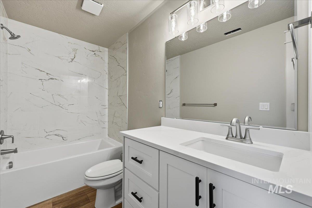 5067 N Pierce Park Lane, Boise, Idaho 83714, 4 Bedrooms, 3 Bathrooms, Residential For Sale, Price $680,000,MLS 98959857