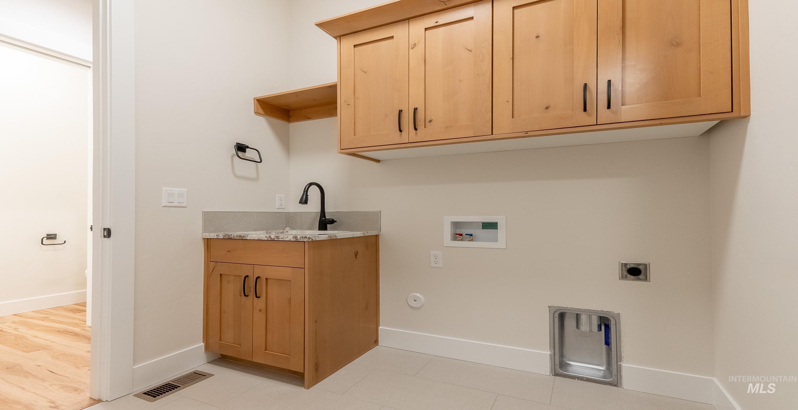 1277 W Eiger Drive, Nampa, Idaho 83686, 3 Bedrooms, 2.5 Bathrooms, Residential For Sale, Price $529,900,MLS 98959863