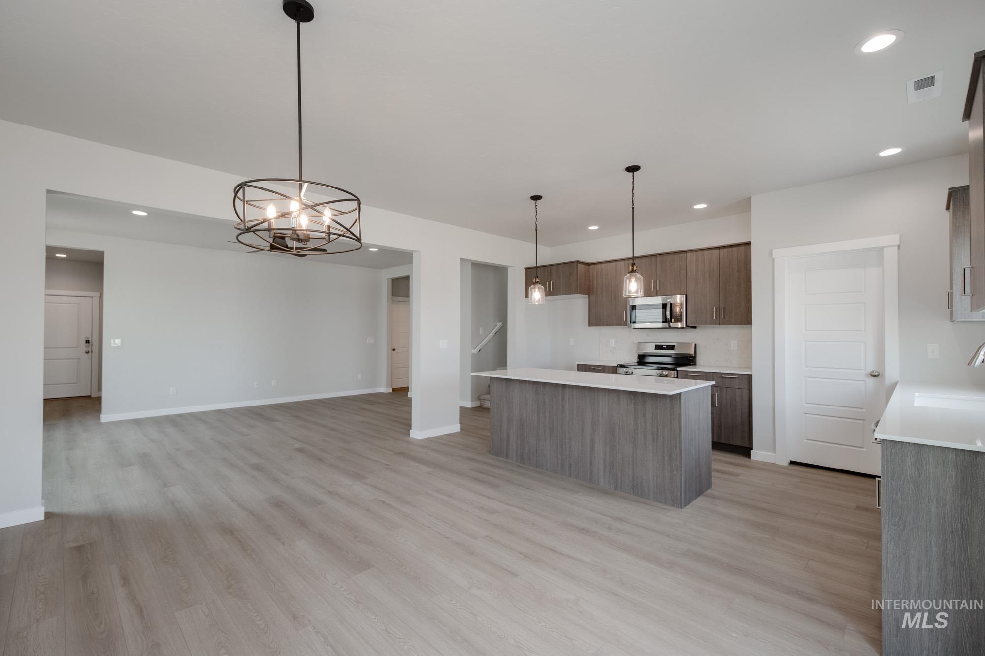 4197 N Delphi Ave, Meridian, Idaho 83646, 3 Bedrooms, 2.5 Bathrooms, Residential For Sale, Price $454,990,MLS 98959868