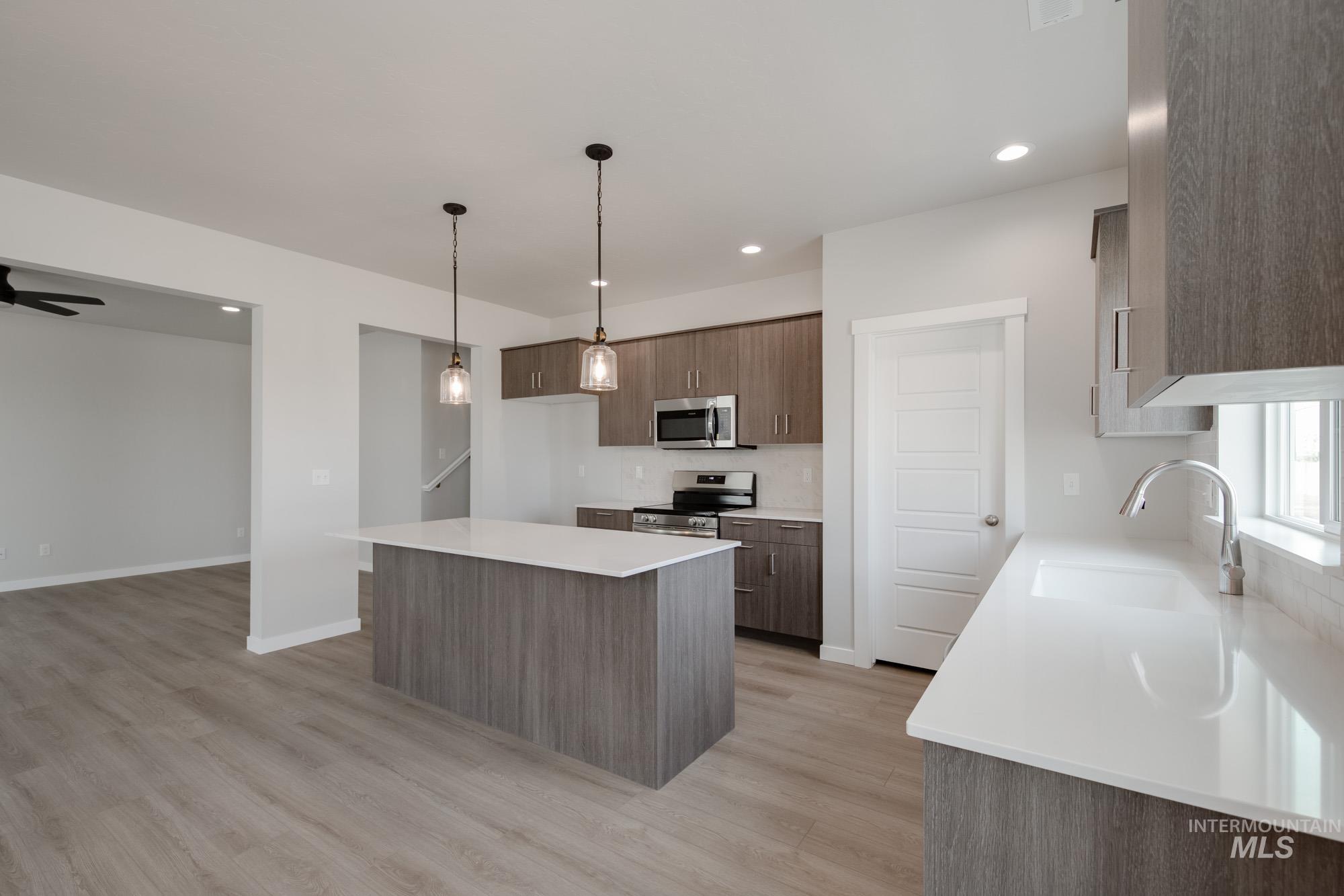 4197 N Delphi Ave, Meridian, Idaho 83646, 3 Bedrooms, 2.5 Bathrooms, Residential For Sale, Price $454,990,MLS 98959868