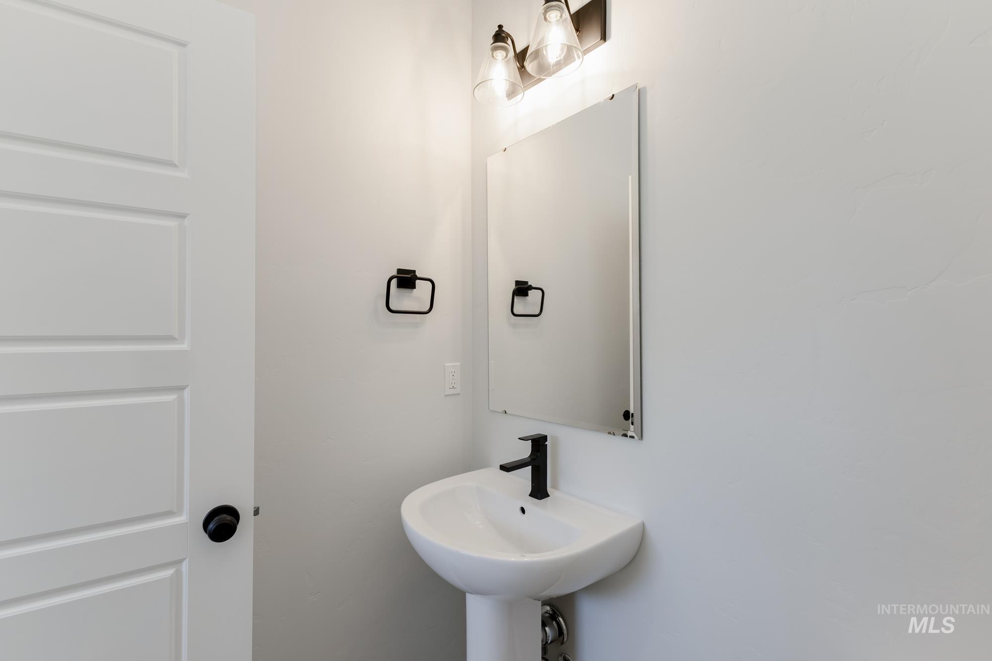 4256 E Kalinga St, Meridian, Idaho 83642, 3 Bedrooms, 2.5 Bathrooms, Residential For Sale, Price $429,990,MLS 98959889