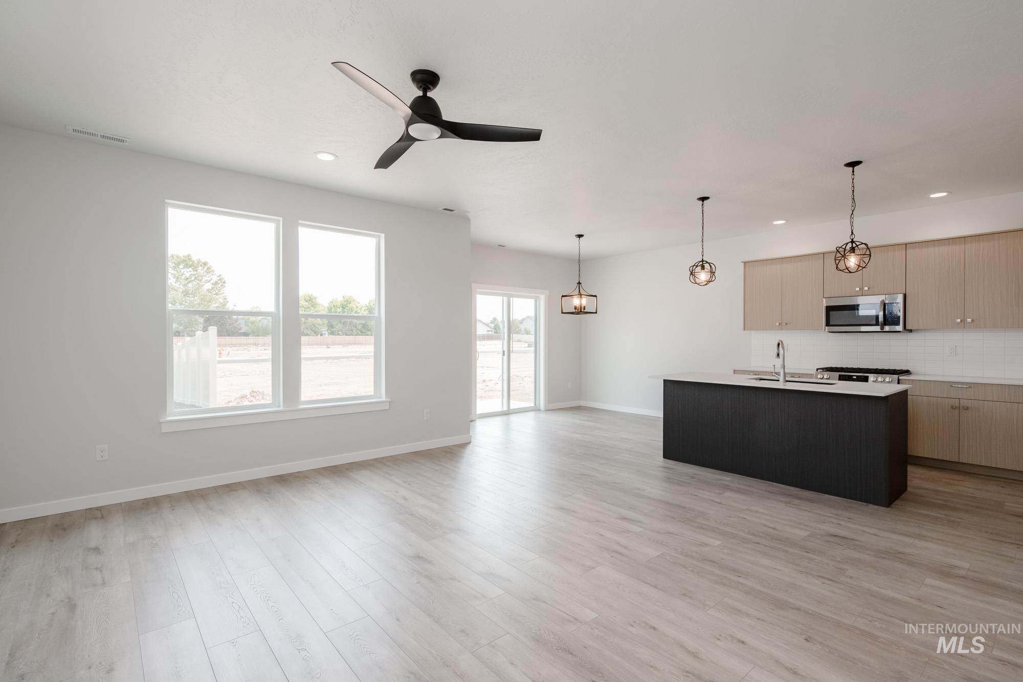 5022 S Amorita Ave, Meridian, Idaho 83709, 3 Bedrooms, 2.5 Bathrooms, Residential For Sale, Price $409,990,MLS 98959897