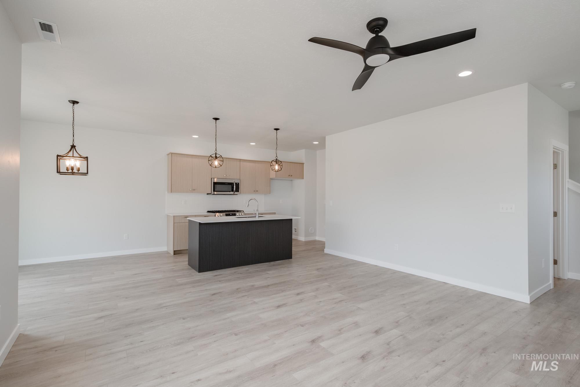 5022 S Amorita Ave, Meridian, Idaho 83709, 3 Bedrooms, 2.5 Bathrooms, Residential For Sale, Price $409,990,MLS 98959897