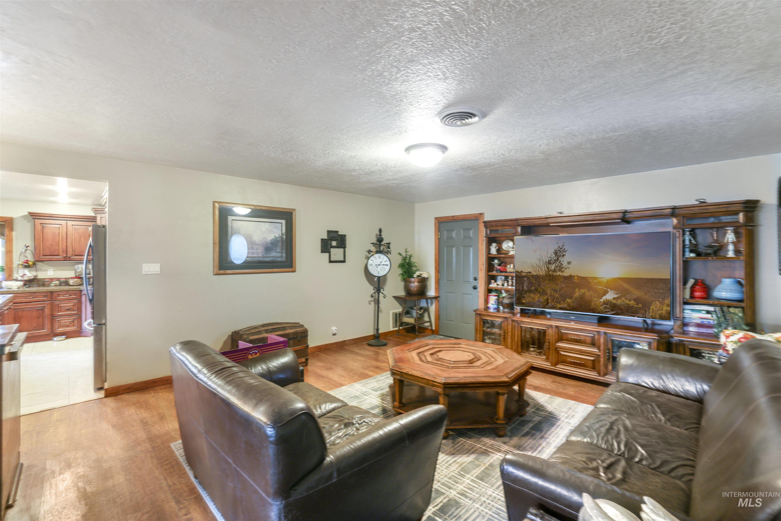 453 Mahard Dr, Twin Falls, Idaho 83301, 3 Bedrooms, 2 Bathrooms, Residential For Sale, Price $774,990,MLS 98959903