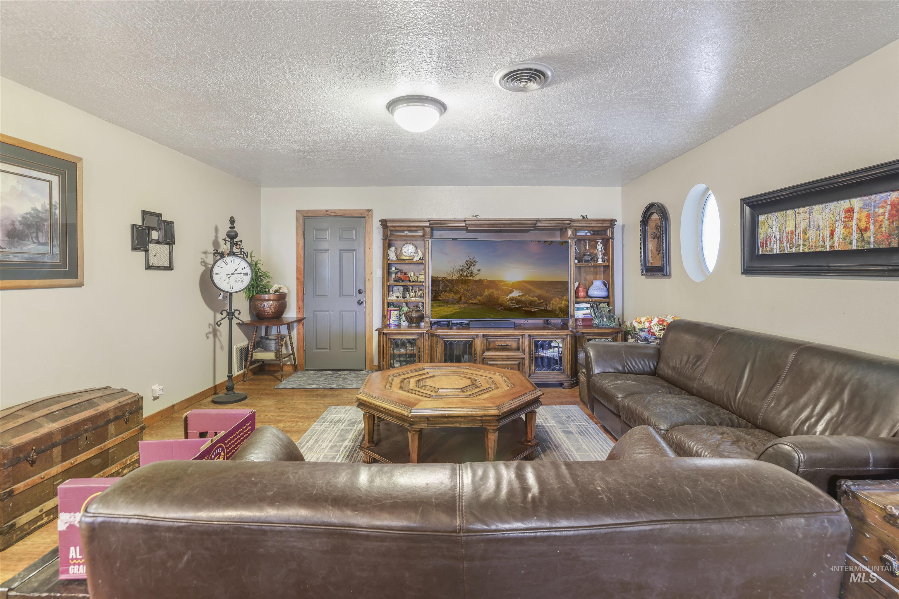 453 Mahard Dr, Twin Falls, Idaho 83301, 3 Bedrooms, 2 Bathrooms, Residential For Sale, Price $774,990,MLS 98959903