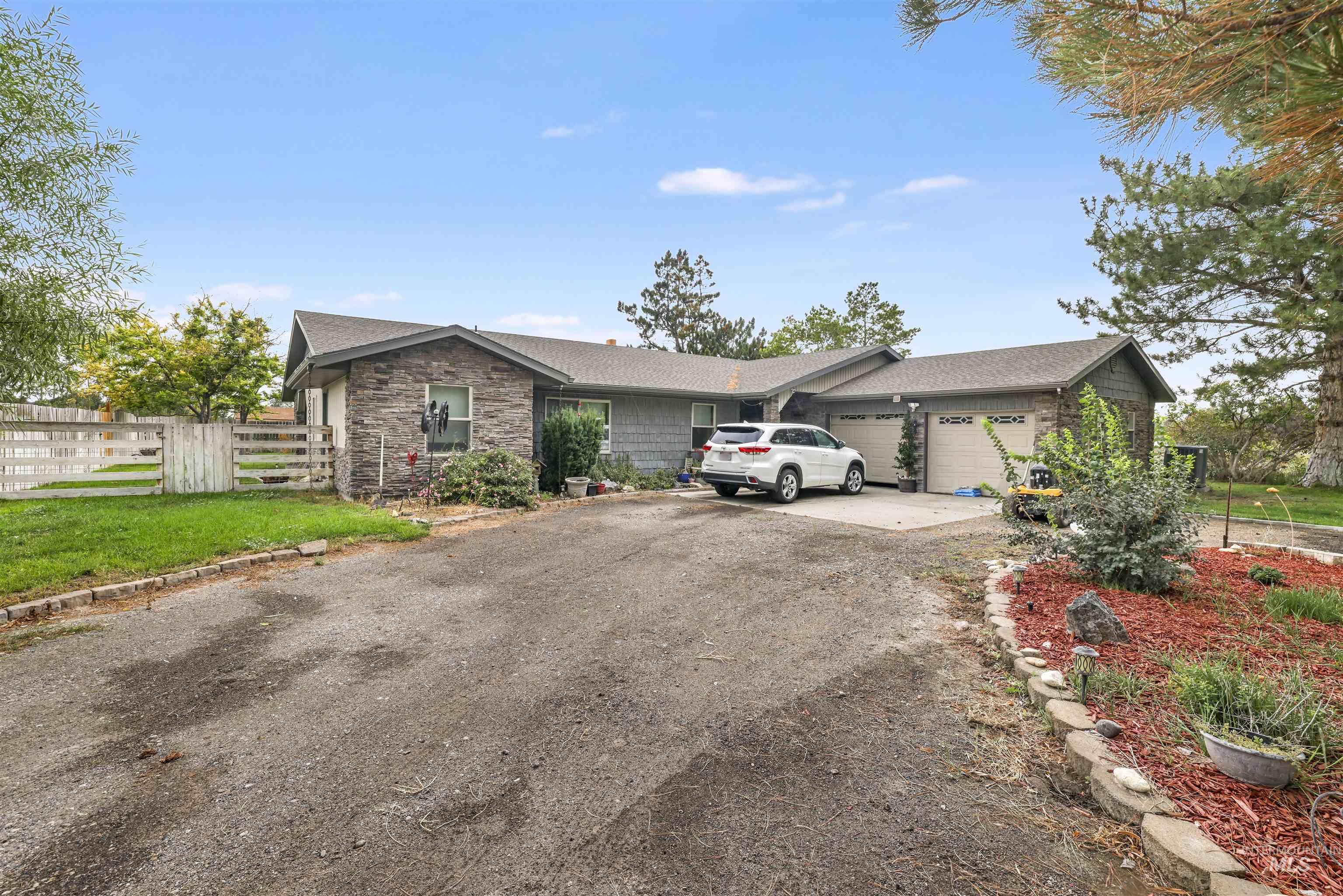 453 Mahard Dr, Twin Falls, Idaho 83301, 3 Bedrooms, 2 Bathrooms, Residential For Sale, Price $774,990,MLS 98959903