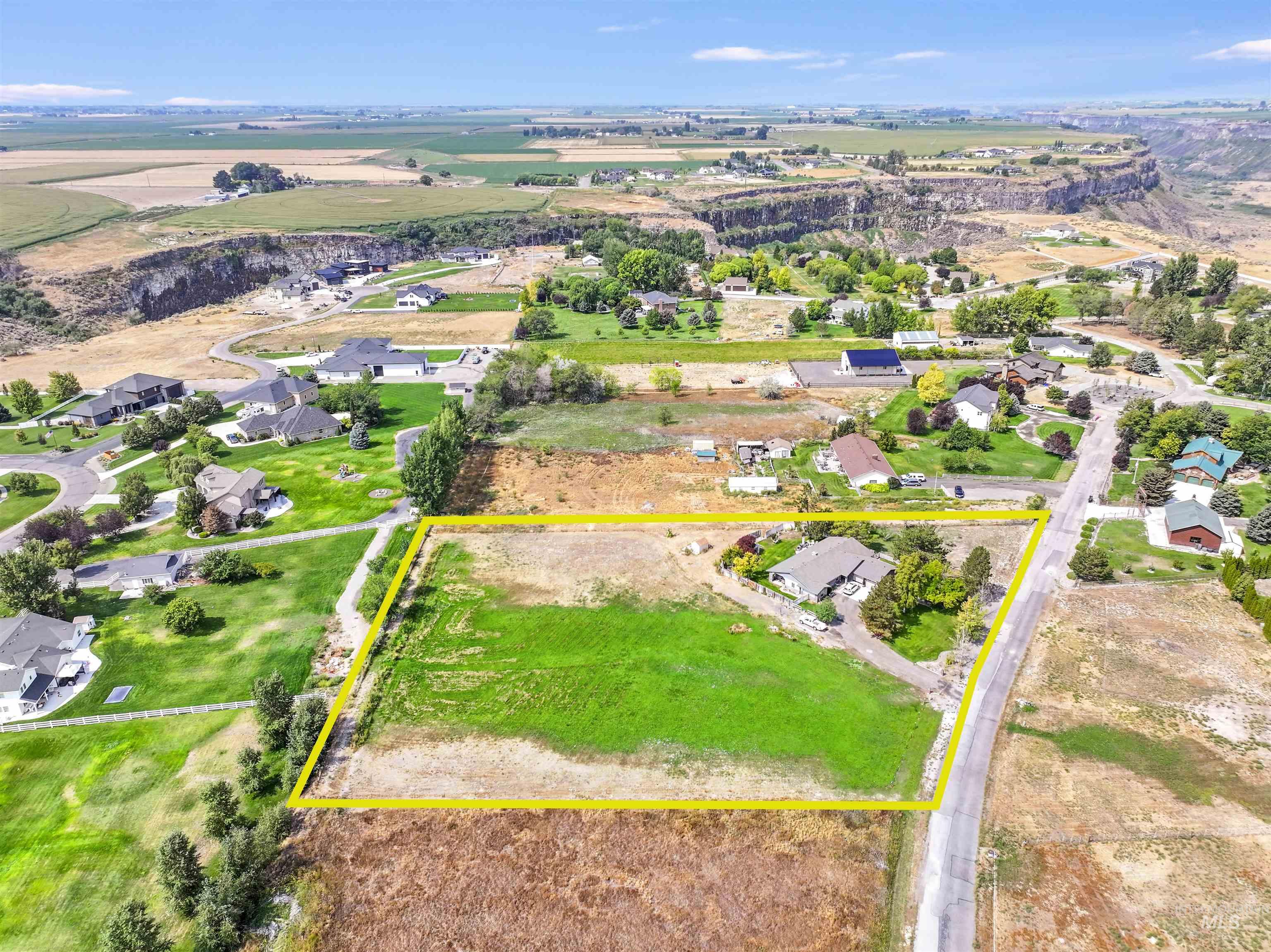 453 Mahard Dr, Twin Falls, Idaho 83301, 3 Bedrooms, 2 Bathrooms, Residential For Sale, Price $774,990,MLS 98959903