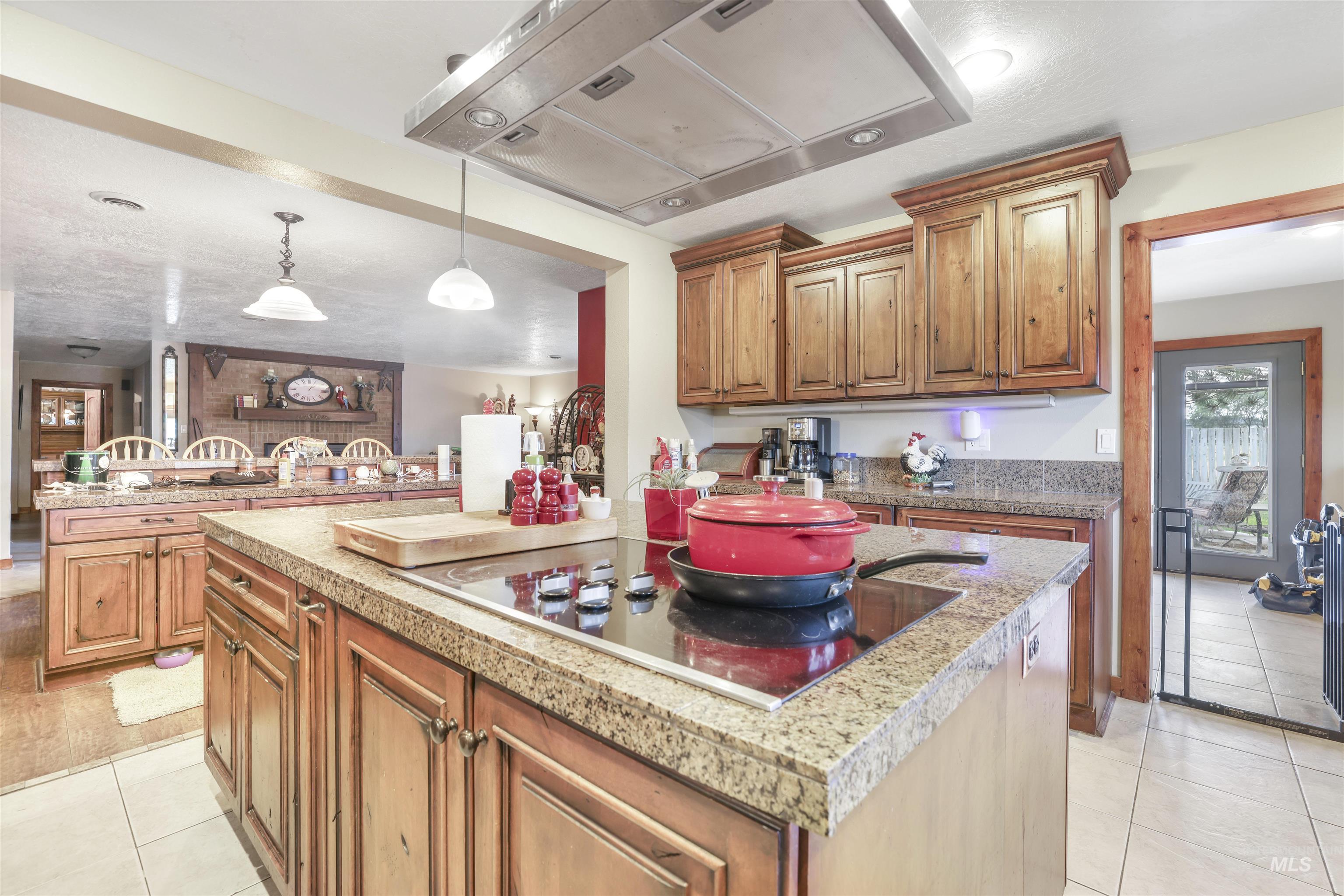 453 Mahard Dr, Twin Falls, Idaho 83301, 3 Bedrooms, 2 Bathrooms, Residential For Sale, Price $774,990,MLS 98959903