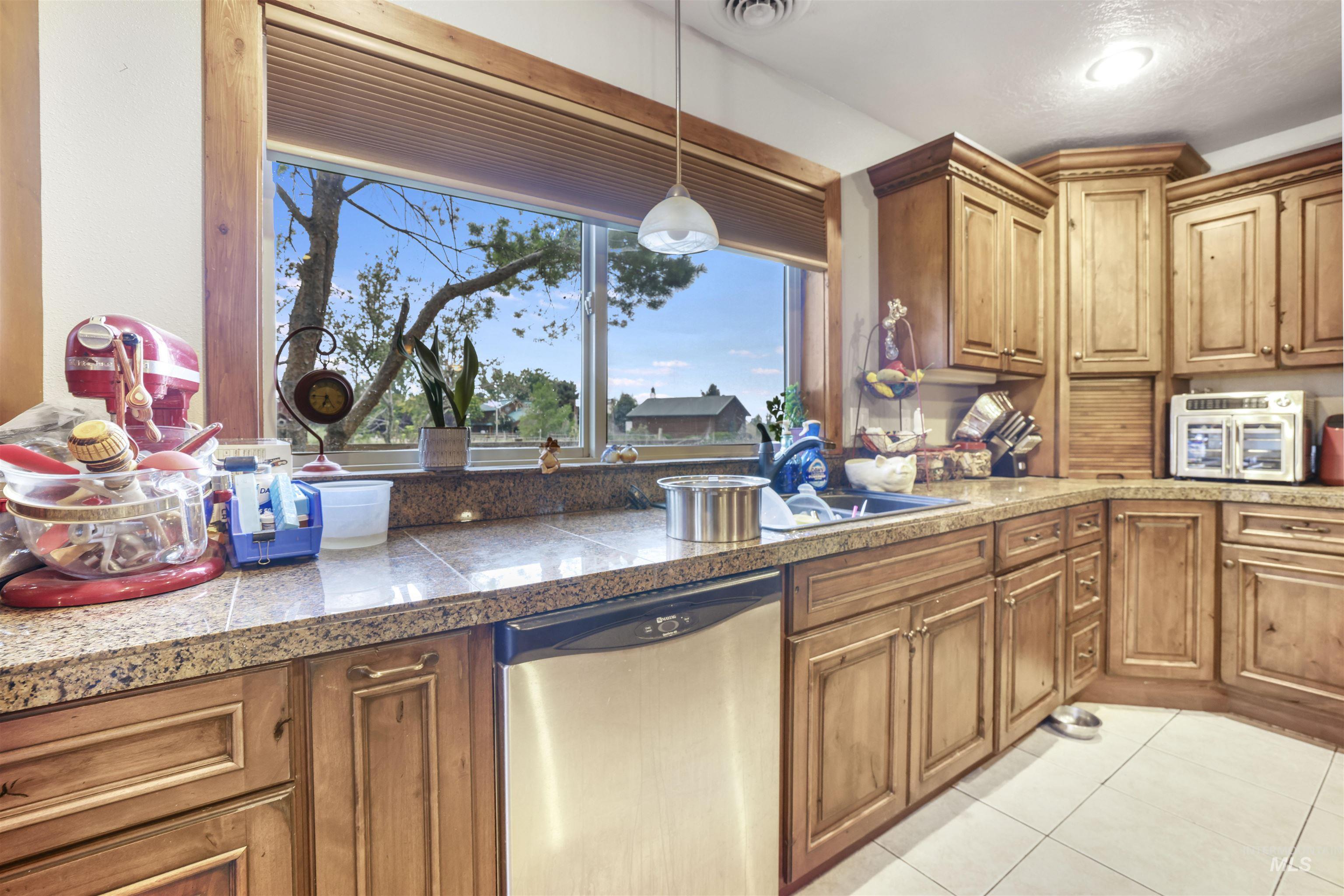 453 Mahard Dr, Twin Falls, Idaho 83301, 3 Bedrooms, 2 Bathrooms, Residential For Sale, Price $774,990,MLS 98959903