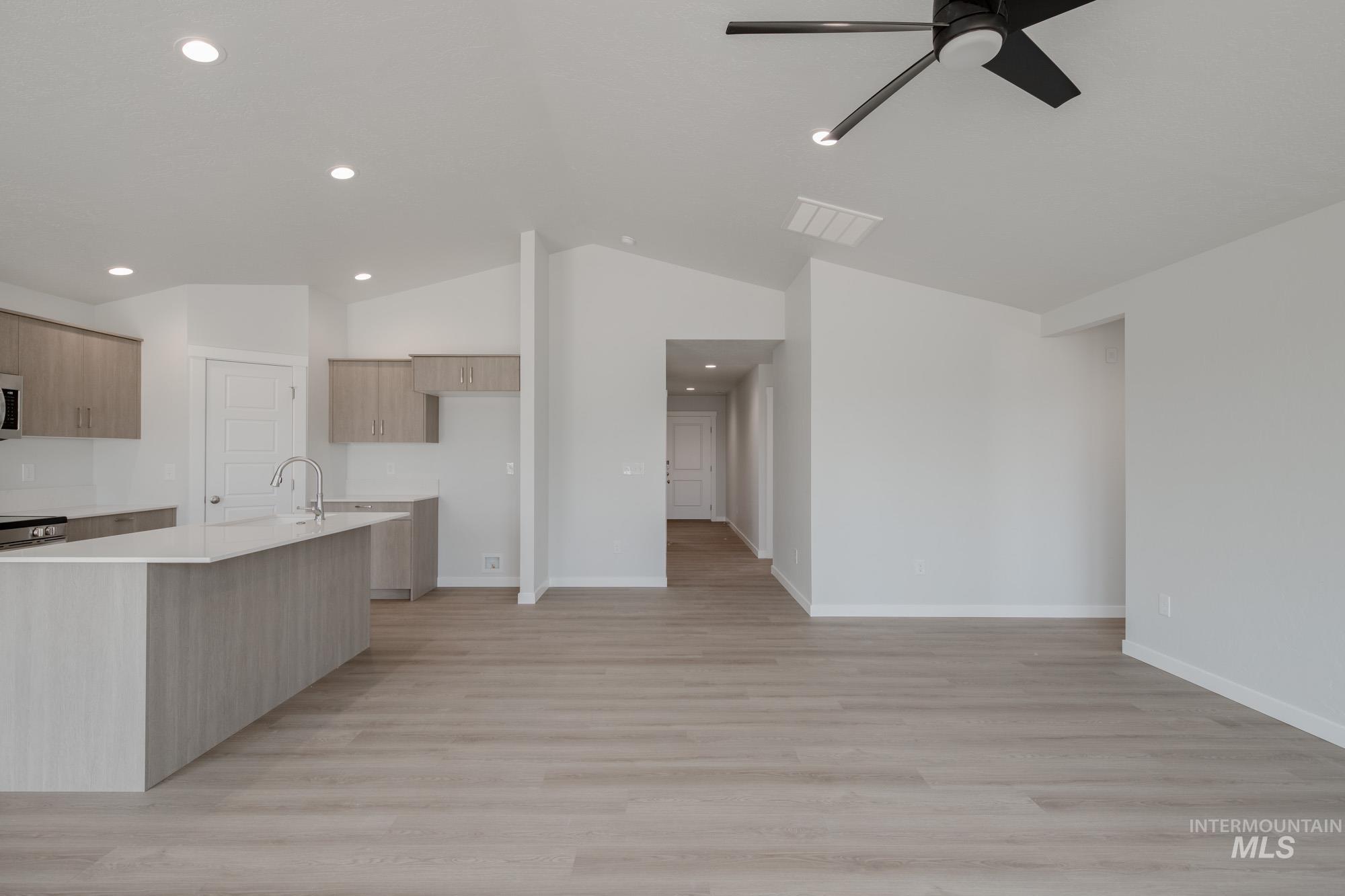 5526 S Donaway Ave, Meridian, Idaho 83642, 3 Bedrooms, 2 Bathrooms, Residential For Sale, Price $422,990,MLS 98959908