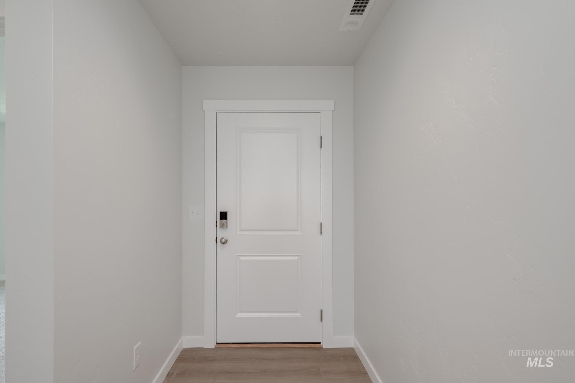 5526 S Donaway Ave, Meridian, Idaho 83642, 3 Bedrooms, 2 Bathrooms, Residential For Sale, Price $422,990,MLS 98959908