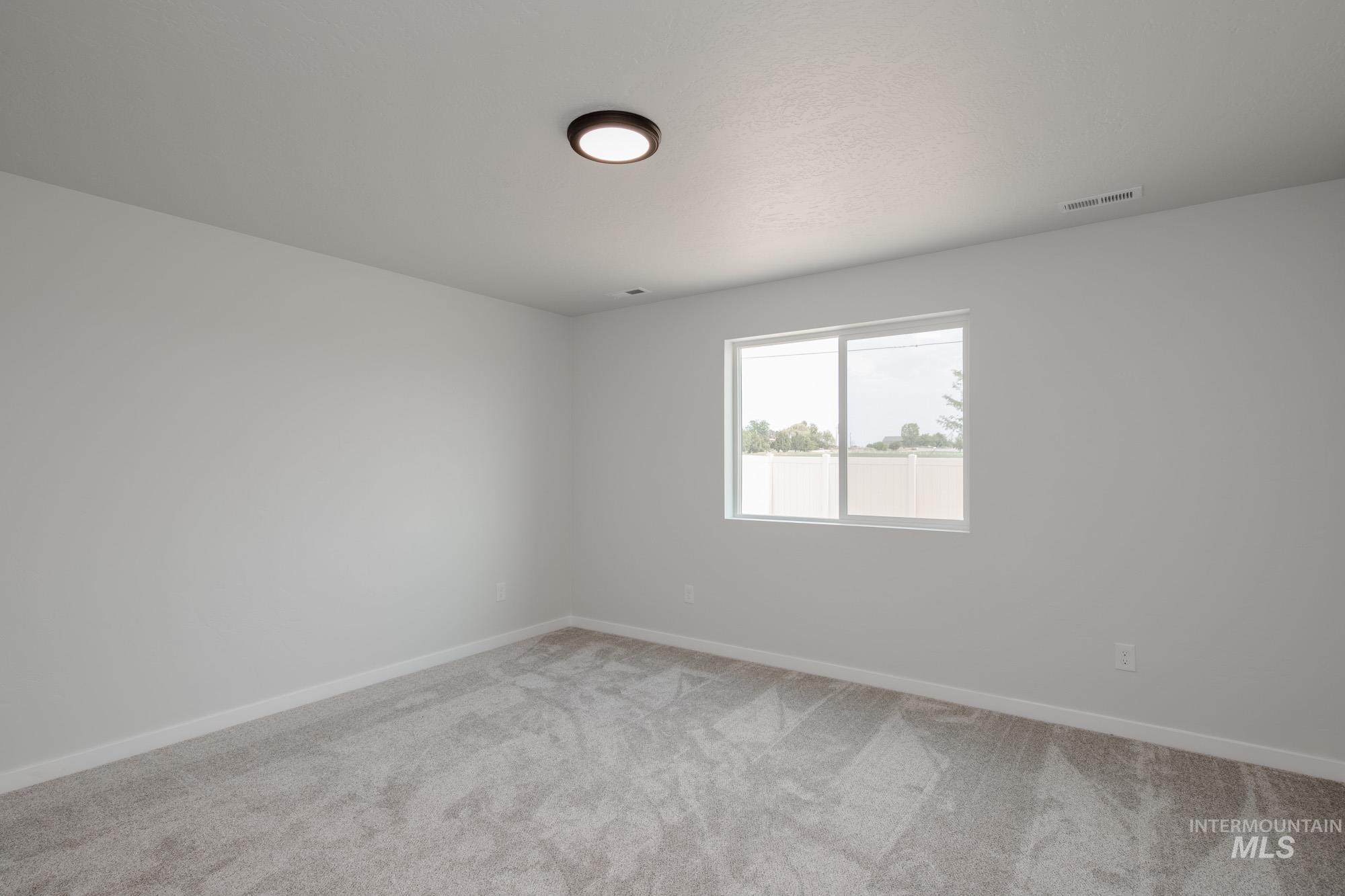 5526 S Donaway Ave, Meridian, Idaho 83642, 3 Bedrooms, 2 Bathrooms, Residential For Sale, Price $422,990,MLS 98959908