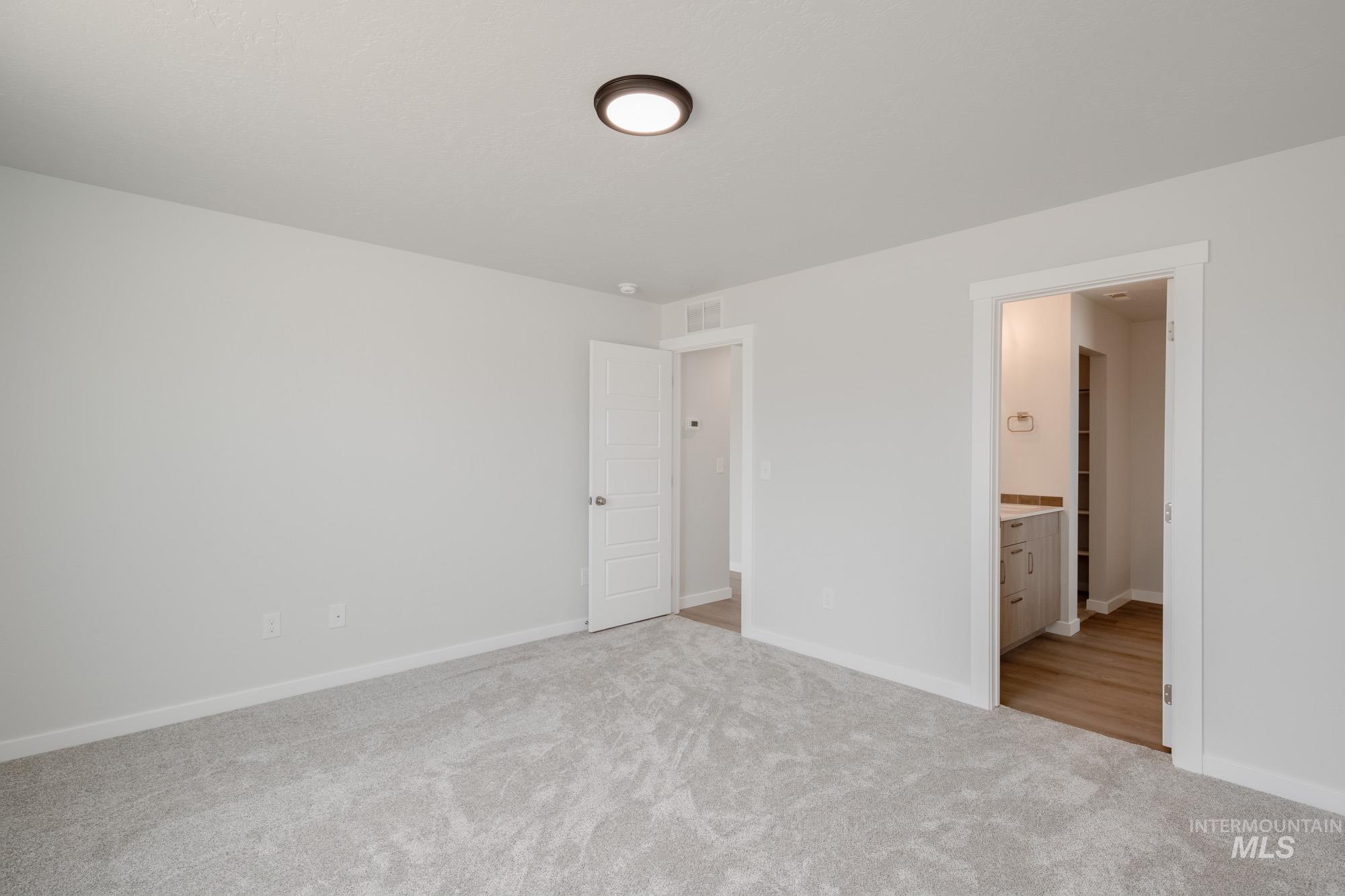 5526 S Donaway Ave, Meridian, Idaho 83642, 3 Bedrooms, 2 Bathrooms, Residential For Sale, Price $422,990,MLS 98959908