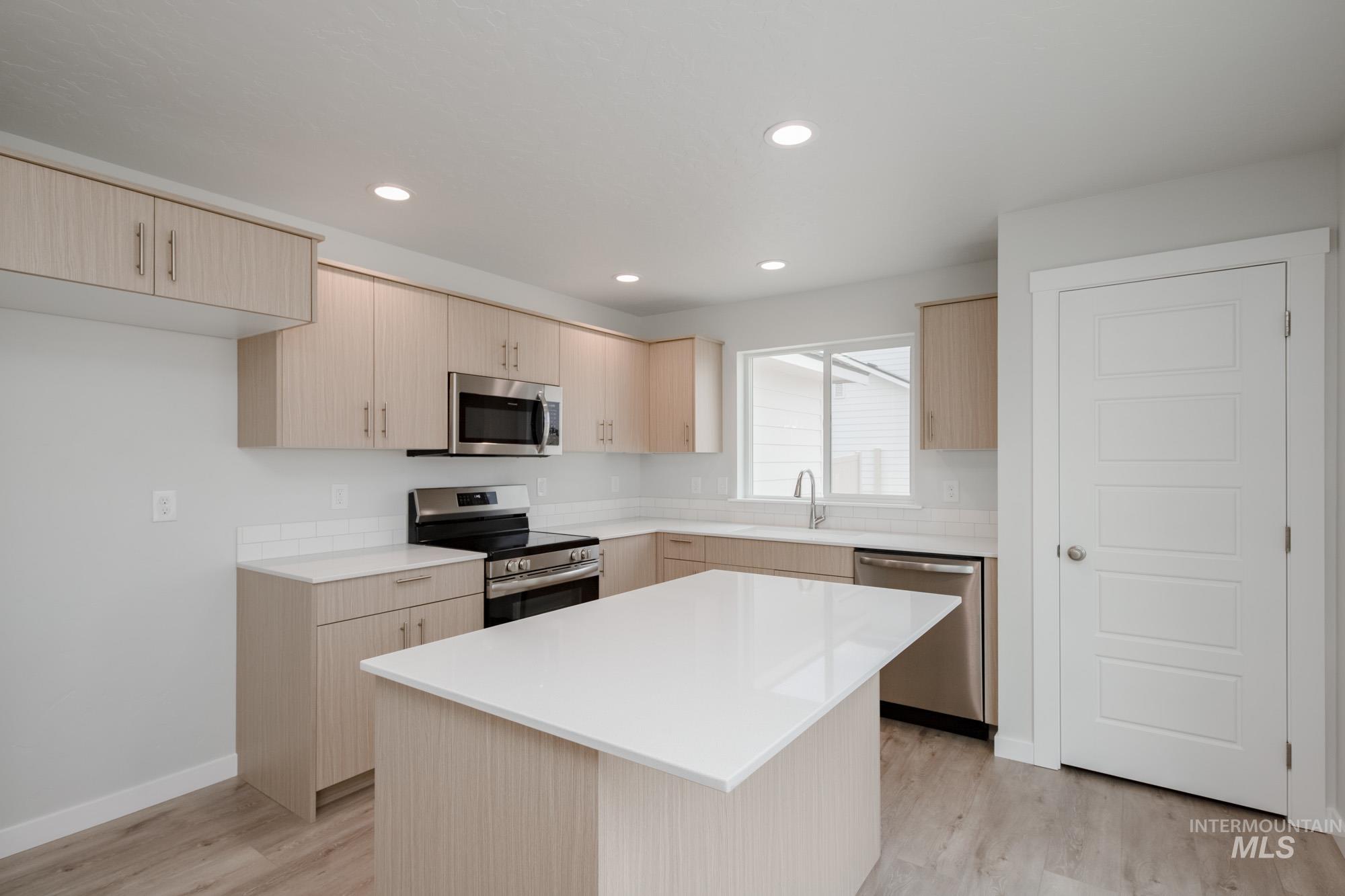 16727 Carlin Ave, Caldwell, Idaho 83607, 4 Bedrooms, 2.5 Bathrooms, Residential For Sale, Price $404,990,MLS 98959917