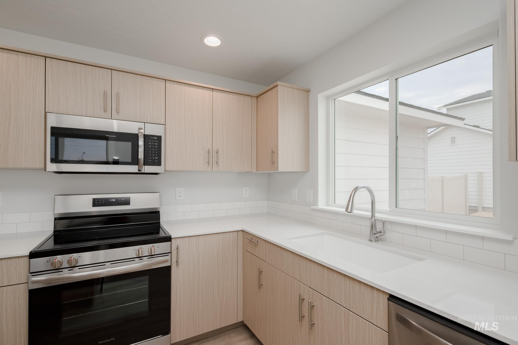 16727 Carlin Ave, Caldwell, Idaho 83607, 4 Bedrooms, 2.5 Bathrooms, Residential For Sale, Price $404,990,MLS 98959917