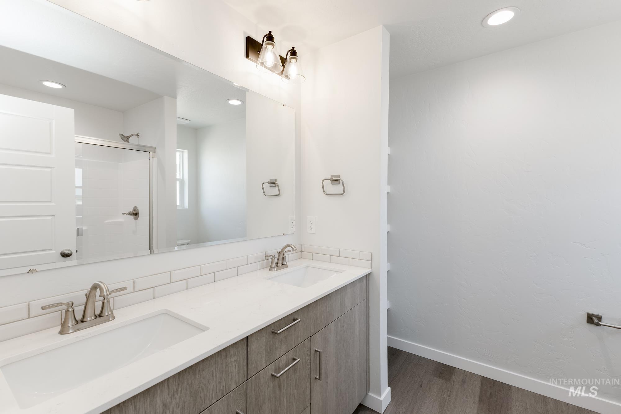 16695 Sentinel Ave, Caldwell, Idaho 83607, 4 Bedrooms, 2 Bathrooms, Residential For Sale, Price $412,990,MLS 98959920