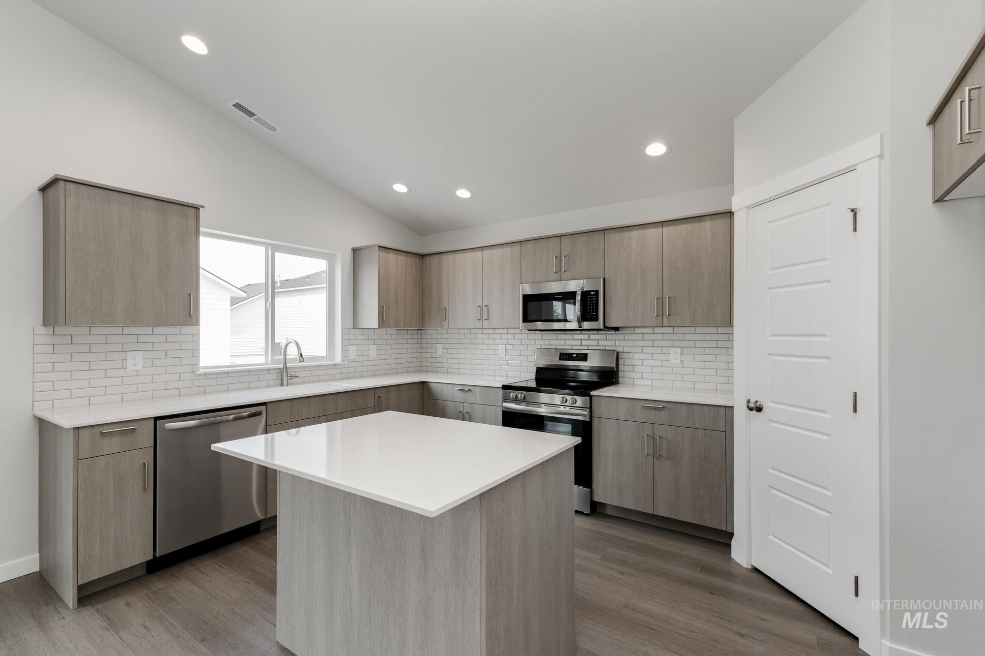 16695 Sentinel Ave, Caldwell, Idaho 83607, 4 Bedrooms, 2 Bathrooms, Residential For Sale, Price $412,990,MLS 98959920