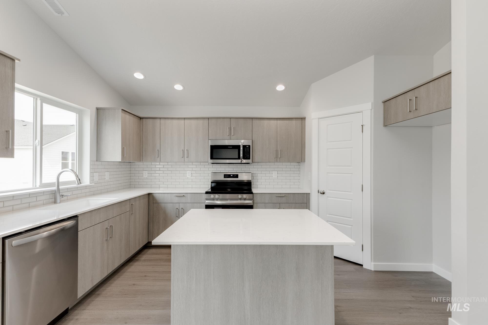 16695 Sentinel Ave, Caldwell, Idaho 83607, 4 Bedrooms, 2 Bathrooms, Residential For Sale, Price $412,990,MLS 98959920