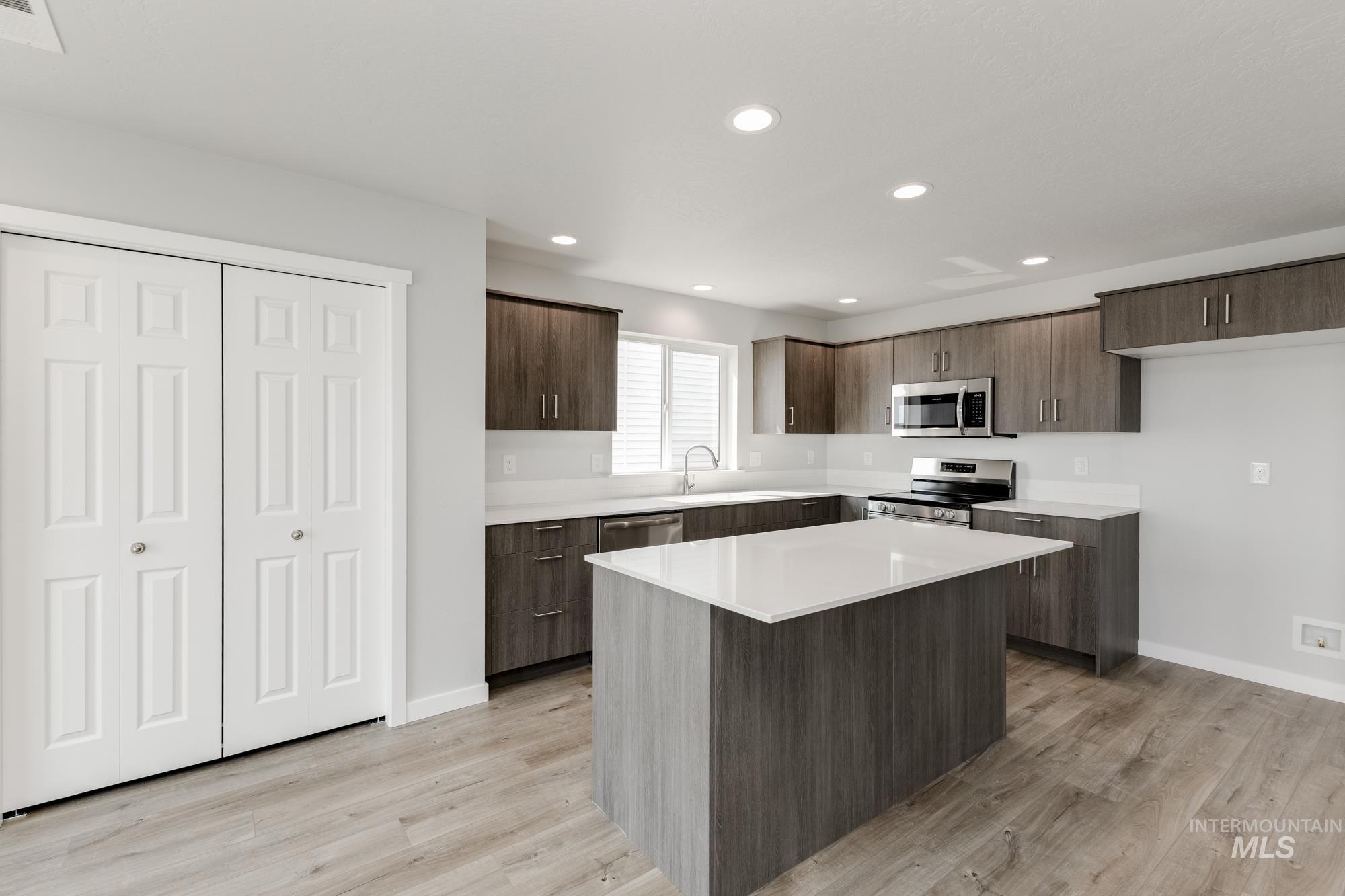 16354 Backfill Ave, Caldwell, Idaho 83607, 5 Bedrooms, 3 Bathrooms, Residential For Sale, Price $448,990,MLS 98959921